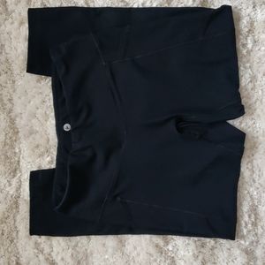 EUC Black crop leggings